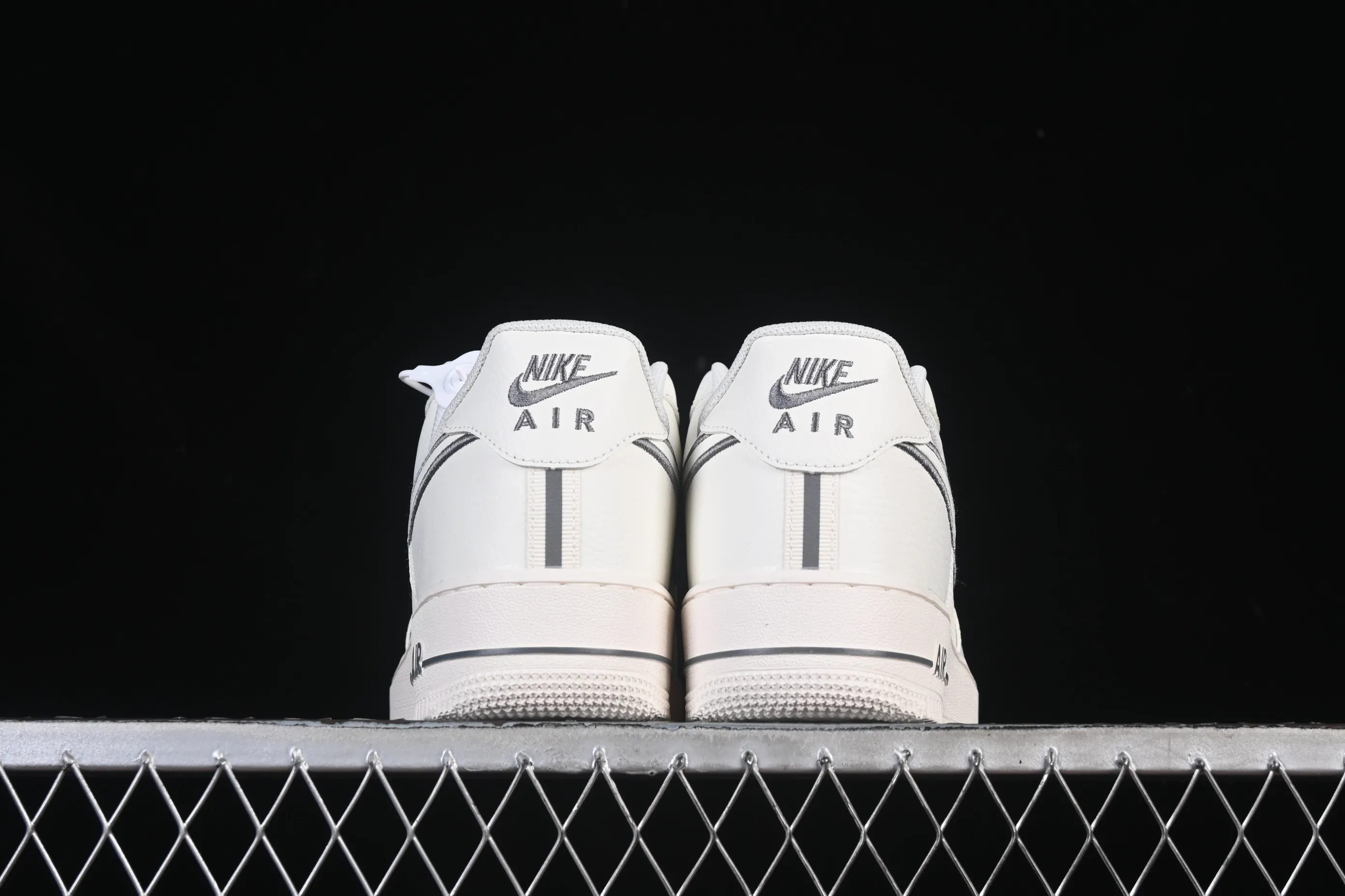 All categories Nk Air Force 1 Air Force series Nk Air Force 1 Low Air Force low-top Nike Air Force 1'07 Low Air Force 1 low-top casual sneakers IB7677-101